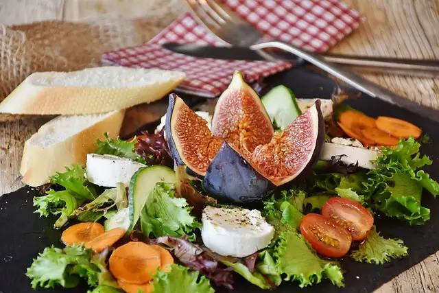 salad, figs, cheese